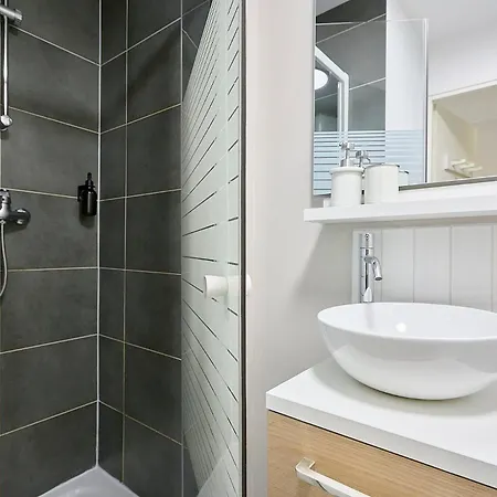 Hypercentre -apartment In Pedestrian Zone *