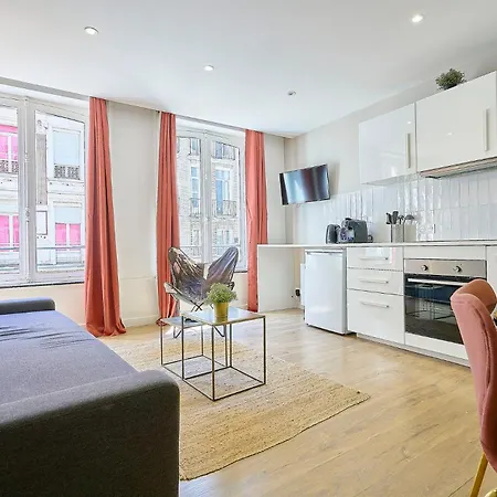Hypercentre -apartment In Pedestrian Zone